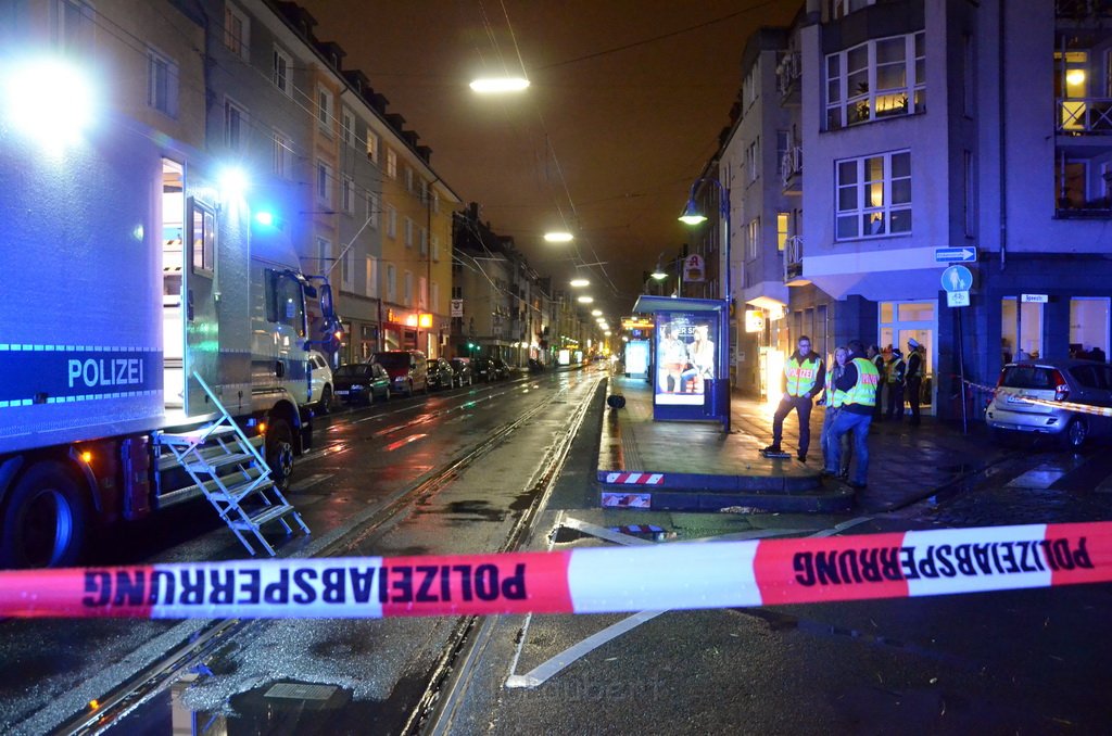 Einsatz BF Verdaechtiges Fahrzeug Koeln Suelz Zuelpischerstr Gustavstr P23.JPG - Miklos Laubert